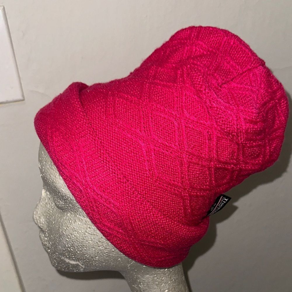 Thinsulate Thermal Insulation Fuchsia‎ Pink Acrylic Knit Beanie